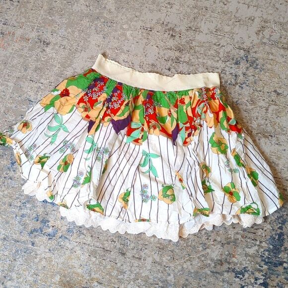 Vintage forever21 floral skirt with ruffle underlay - Picture 2 of 4